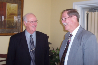 Jim Ussery (right) visits with Ray Wooten of United Christian Ministries in Big Sandy, Texas, in March 2007